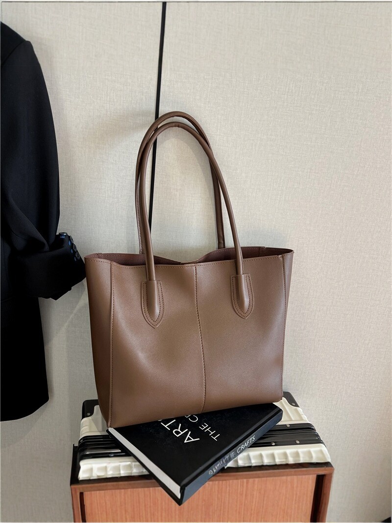 Bolso de venta caliente para mujeres 2026 nuevo bolso retrógrado para mujeres de gran capacidad de viaje bolso de hombro bolso de moda versátil image 4