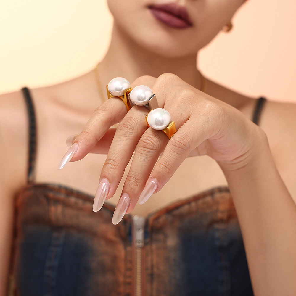French Luxury Imitation Pearl Ring With Fashionable Temperament, Niche Personality, Titanium Steel PVD Vacuum Non Fading Finger Ring_voghion.com