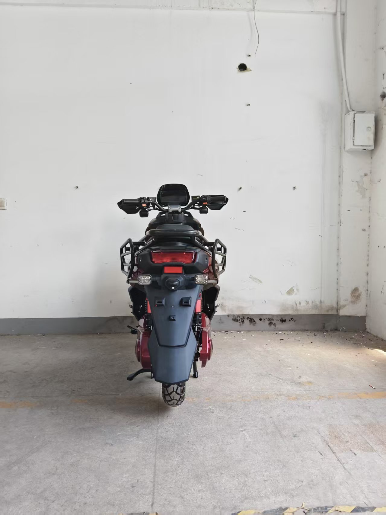 Electric motorcycle tank with Bluetooth, high-end 72V cool scooter, high-speed electric motorcycle
