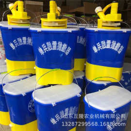 厂家单兵融雪抛撒器 20L背负式化雪撒盐机 电动施肥播种器图片