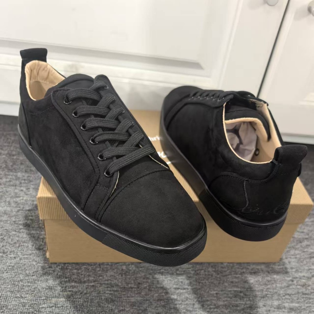 2025 New Couple Sports and Leisure White Shoes Rivet Suede Lace-Up Embroidered Flat Shoes Cross-Border Same Style for Men and Women