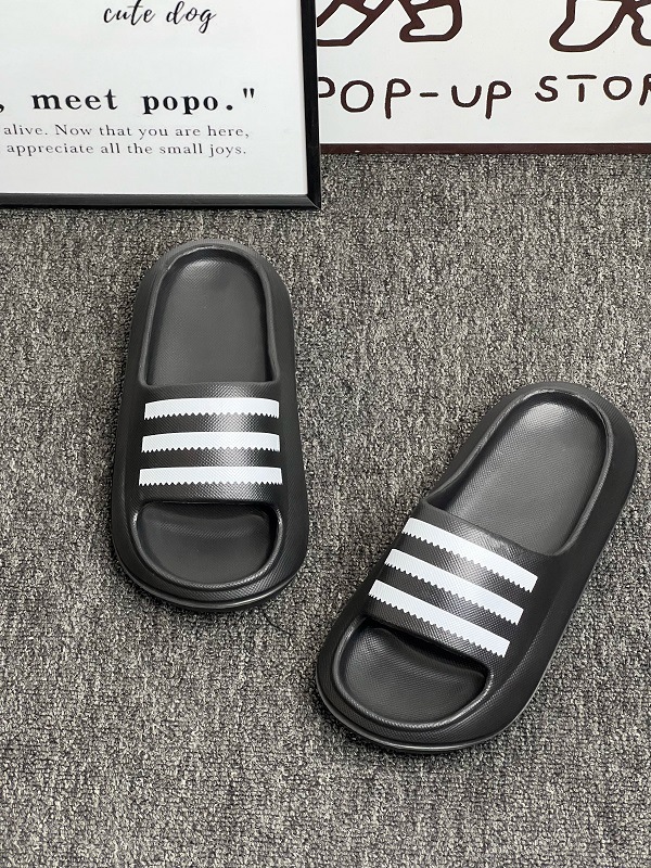 Pisar los zapatos con agujeros de mierda para mujer verano 2025 nuevo estilo exterior antideslizante EVA playa Baotou suela gruesa suela blanda zapatillas de dibujos animados