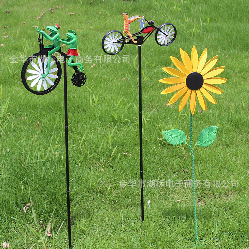 Rana vendedora caliente transfronteriza Ciclismo Bicicleta molino de viento de hierro forjado animal motocicleta jardín artesanías decorativas