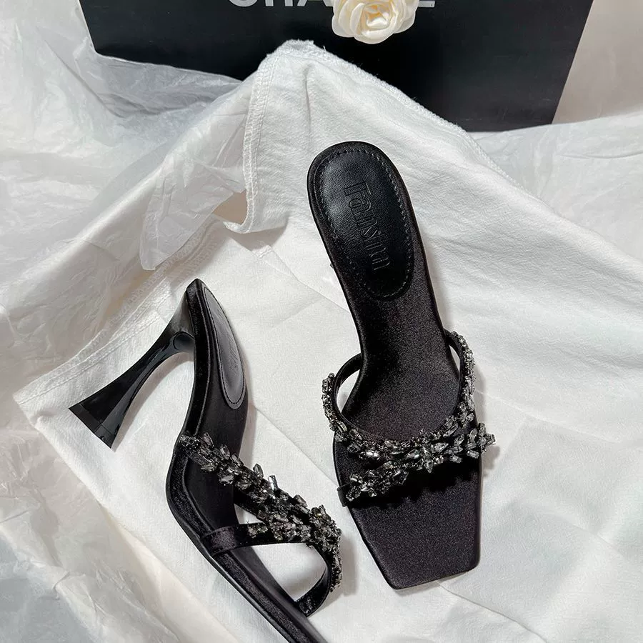 Кроссовер со стразами на высоком каблуке 2025 новая хрустальная цепь