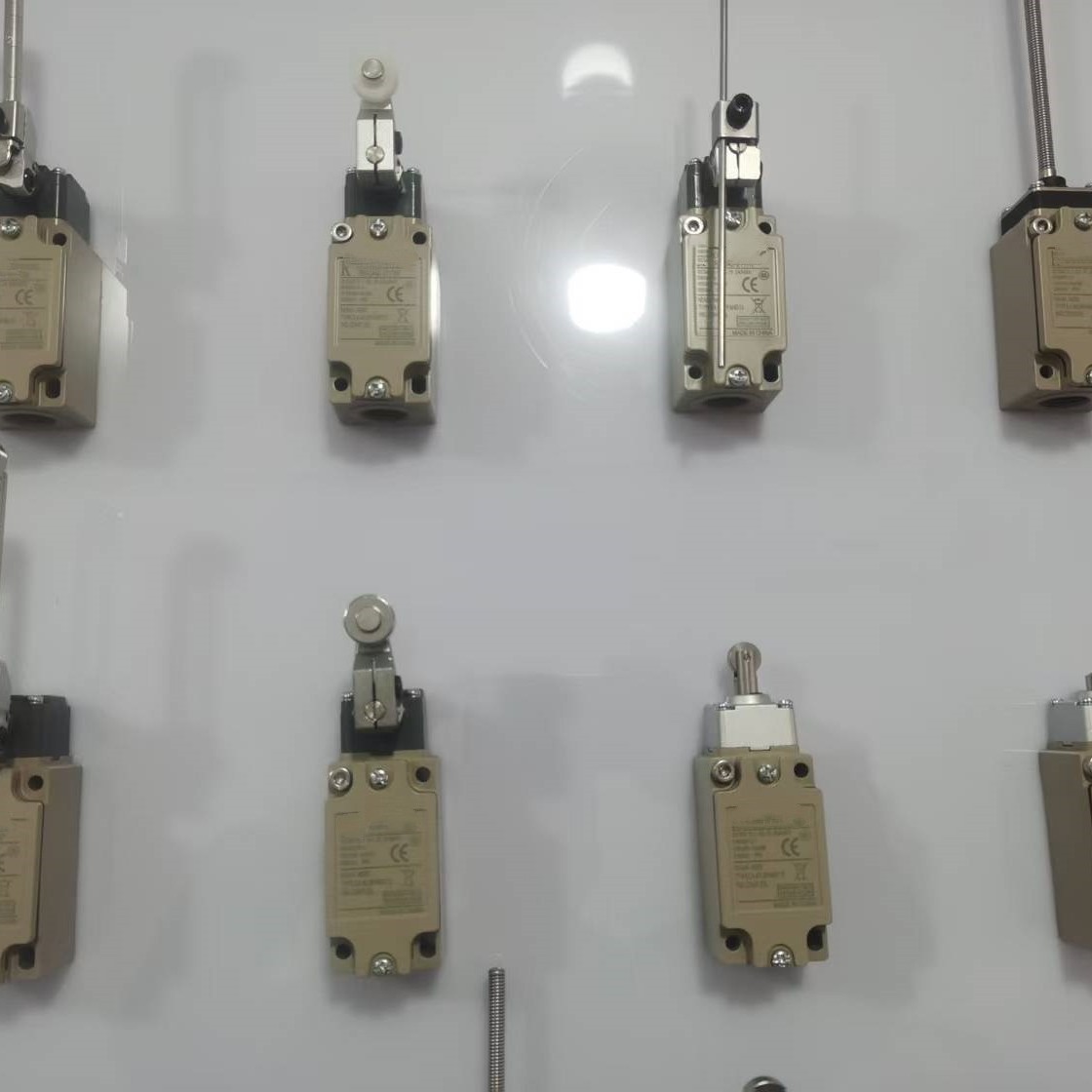 全新现货XCE-145 行程开关 限位开关 XCE145实物拍摄 质保1年