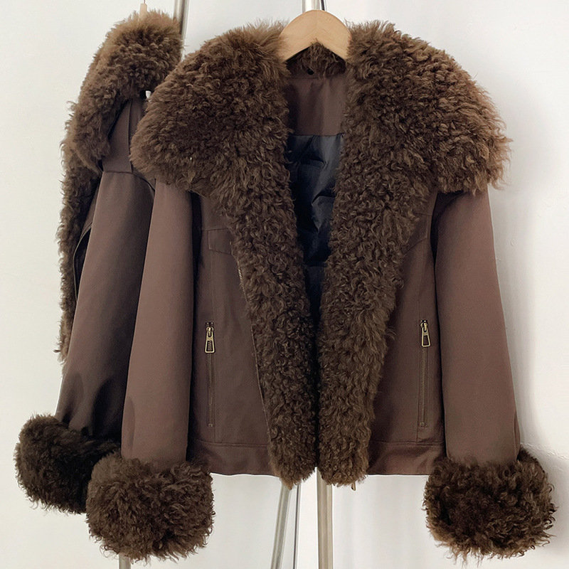 New Winter Versatile Commuting Style Thickened Warm Coat for Women with Detachable Natural Real Lamb Wool Collar Down Jacket
