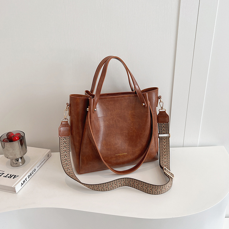 Borse da donna 2026 Nuovo modello Semplice Moda Borsa a tracolla grande capacità Vintage Tote_voghion.com