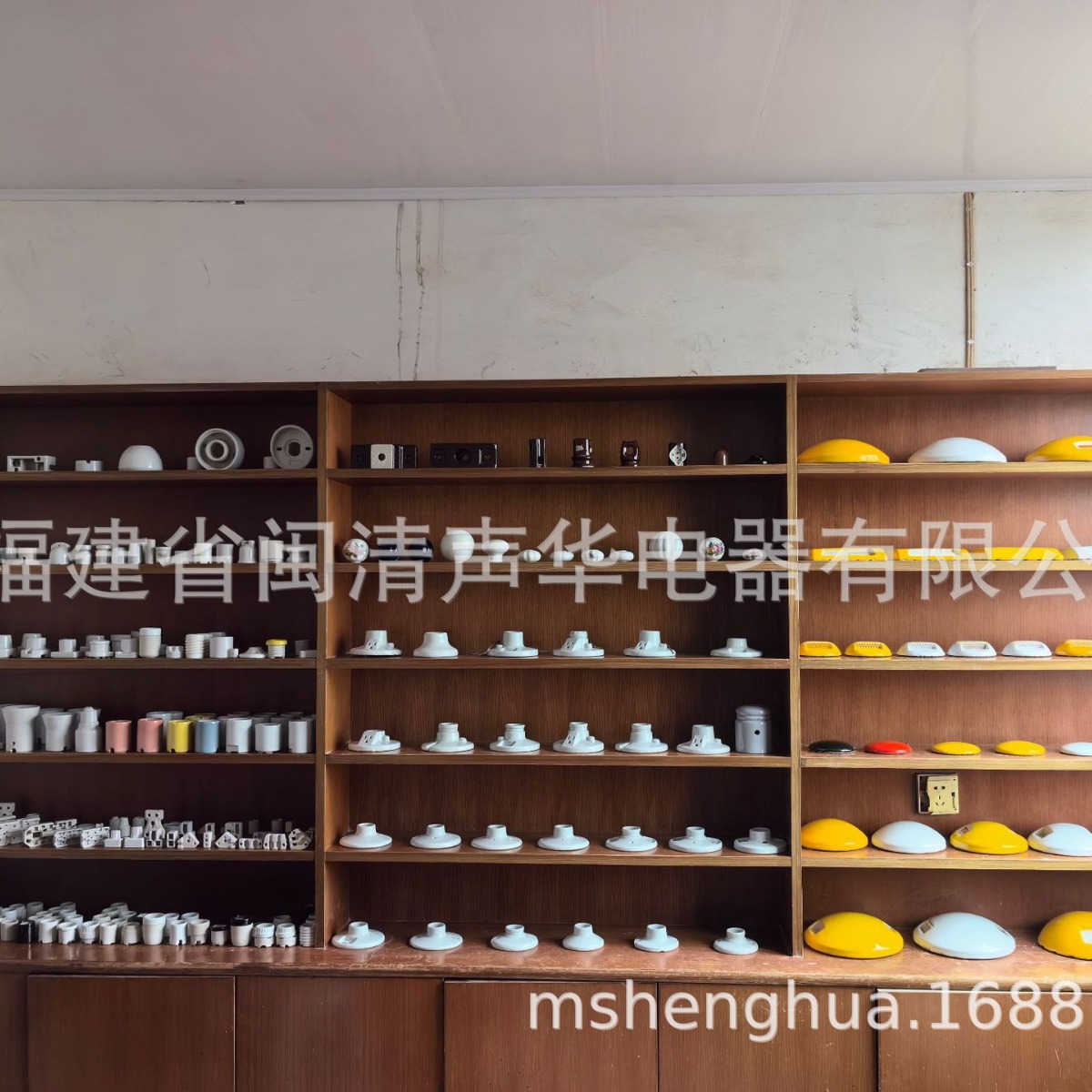 生产厂家陶瓷道钉路标4寸白色黄色源头工厂直销量大价优