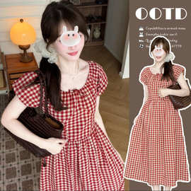 夏季甜美法式复古红色格纹度假风大码孕妇连衣裙