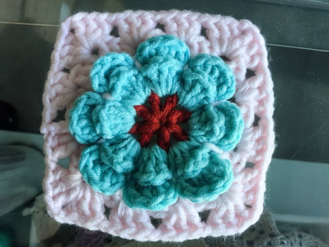 Вязаные крючком цветы ручной работы, шерстяные цветы крючком, шерстяные цветы ручной вязки, квадратные цветы крючком «бабушкины квадраты»