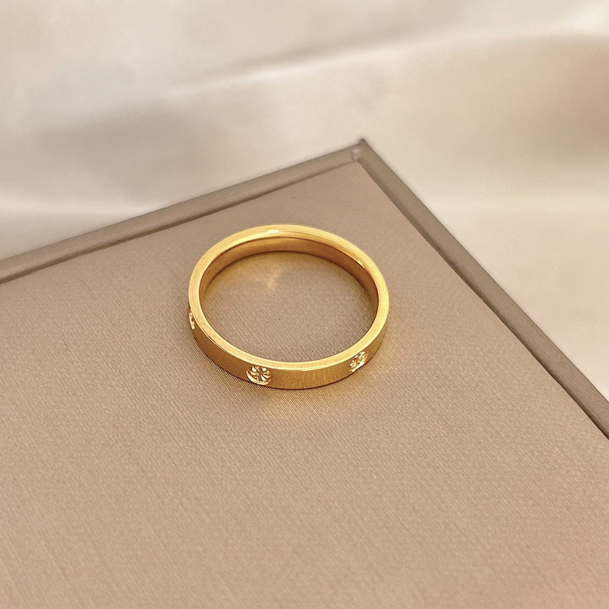 Anello francese retro multisfaccettato in acciaio inossidabile_voghion.com