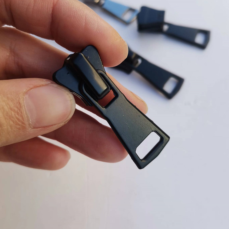 8号树脂拉链头-1