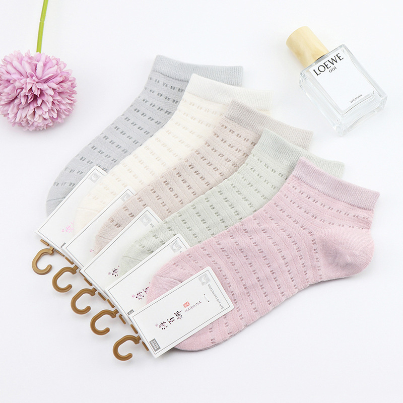 Women's spring and summer thin mesh breathable air conditioning hole socks non-stinky feet thin cotton sweat-absorbent low waist socks quality women's socks