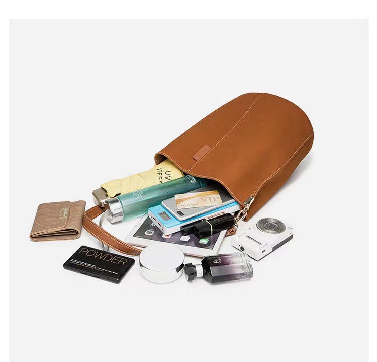 Borsa per donna 2025 nuova versione coreana alla moda, versatile, a tracolla, monospalla, smerigliata, grande capacità, alla moda, casual, a banda larga, borsa a secchiello_voghion.com
