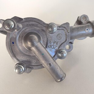 Factory Direct Sales Motorcycle Water Pump N Max 2Dp-E2420-02