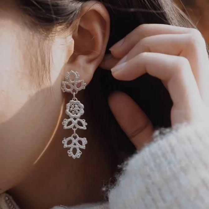 Retro design atmospheric demi-season elegant long earrings