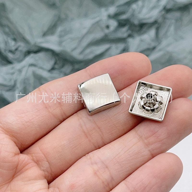 多规格样式异形小香风四合扣外套裤子装饰摇头扣复古合金百搭面板|undefined
