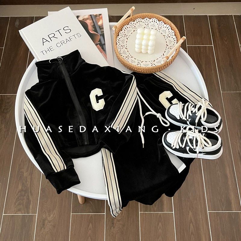 Корейская детская одежда 2023 весной для девочек модный иностранный воротник с длинными рукавами куртка на молнии с широкими ногами спортивный набор из двух частей