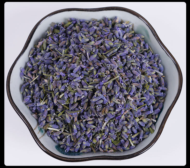 Lavender Dried Flowers (Lavandula angustifolia) — Xinjiang Ili 500g Food-Grade Herbal Buds in use