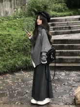 韩系两件套装秋冬通勤不规则设计斗篷宽松毛衣针织衫深灰半身长裙