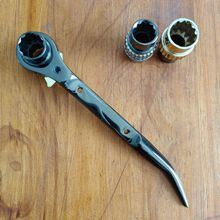 尖尾棘轮扳手40CRV双色可选套筒17*19mm型号可选弯尾镀镍