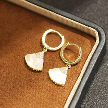 ����W���ʯ������ȻؐĸСȹ�Ӷ��h僽����ŕr�ж���Ů����