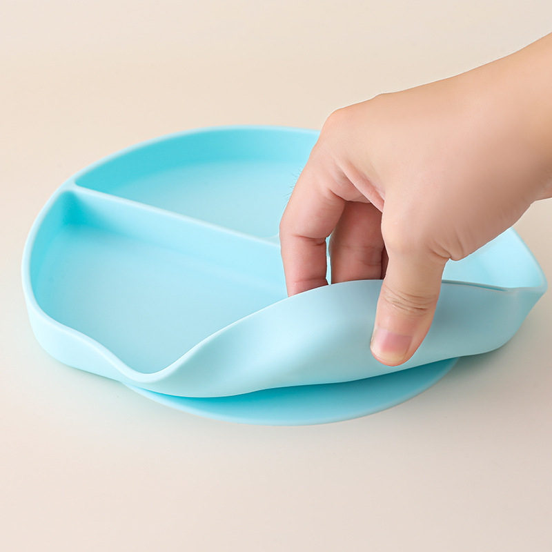 Juego de vajilla de silicona para bebés, vajilla de alimentación para bebés recién nacidos, plato de comedor de rejilla dividida de silicona, babero de tazón de alimentos al por mayor