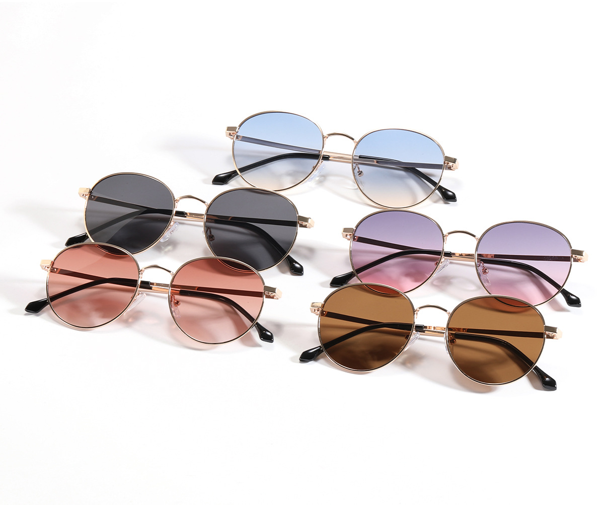 Fashion Women's Sunglasses display picture 1