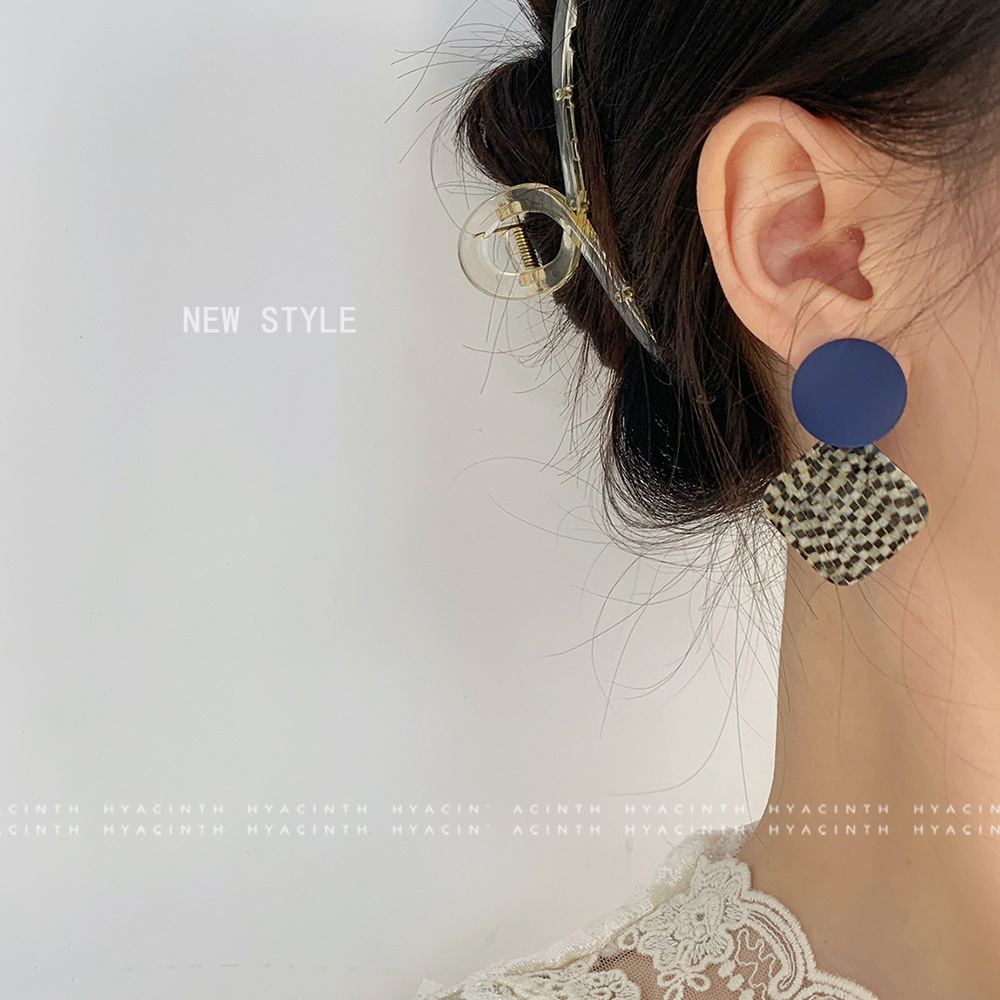 Korea's New Black and White Checkered Contrast Color Earrings Geometric Square Design Sense Silver Pin Earrings European and American Earrings Wholesale Women