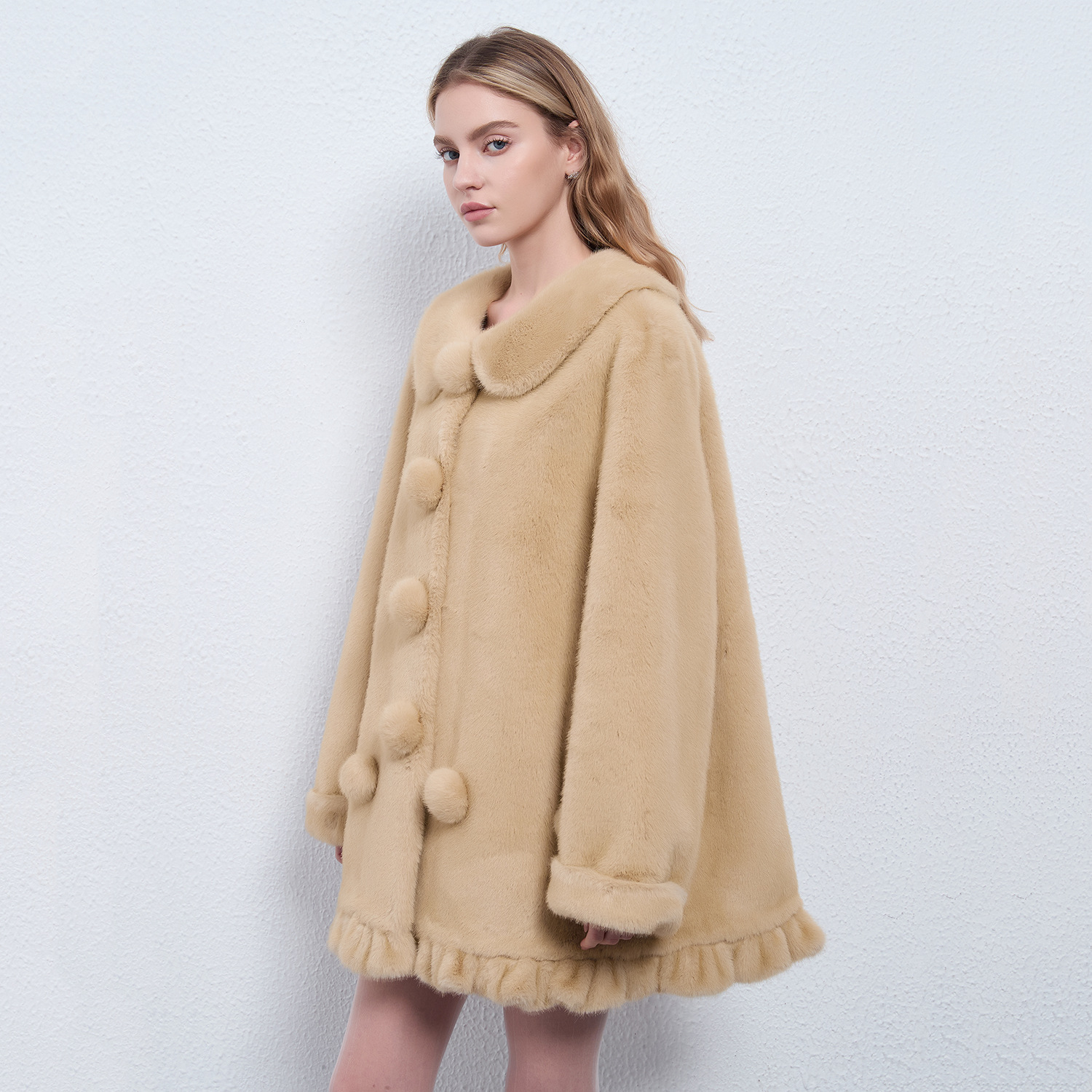 云絮轻裘法式中古风娃娃领毛球仿皮草毛毛茸茸外套女秋冬皮衣新款