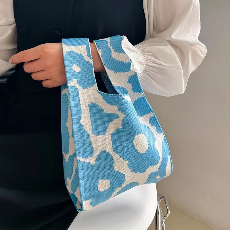 Blue flower【16*28】