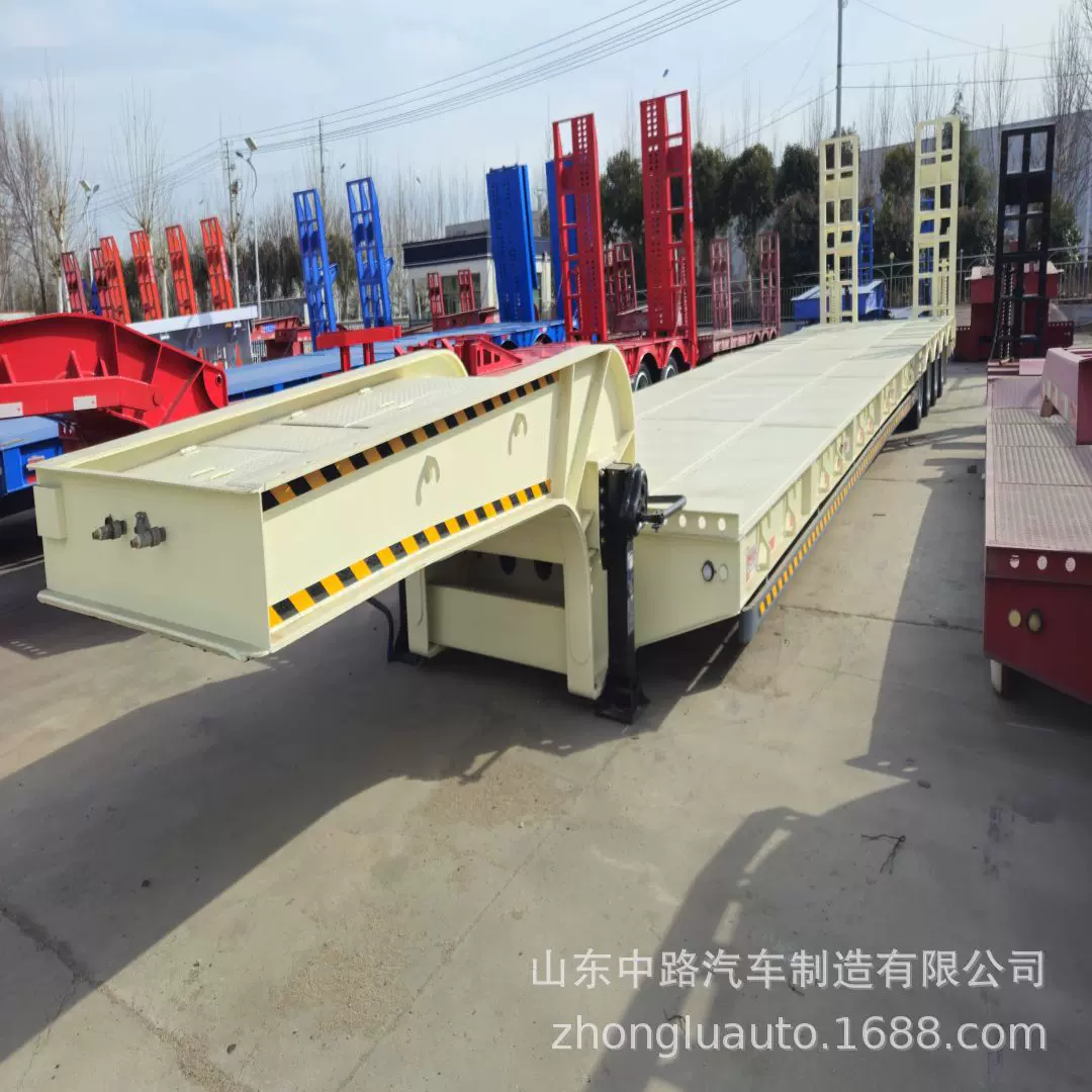 跨境直售钩机板半挂车液压爬梯大件运输车低平板半挂车可拆卸前脖