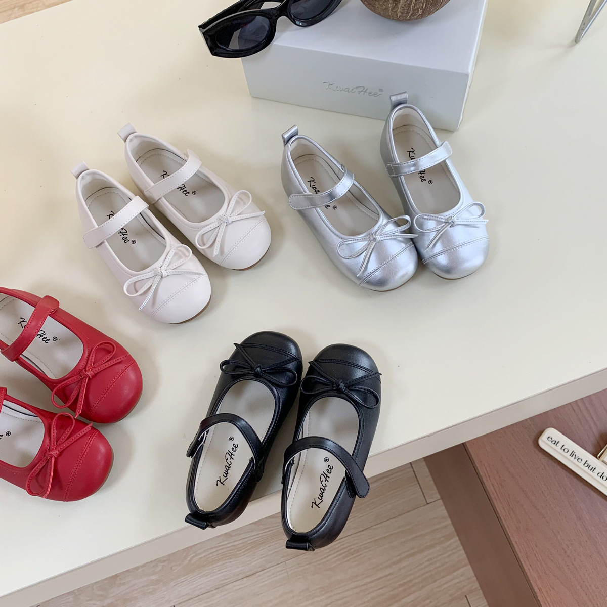 Children's Princess Shoes 2025 Autum New Style Girls' Bow Soft Sole Fashionable Versatile Shallow Mouth Velcro Small Leather Shoes