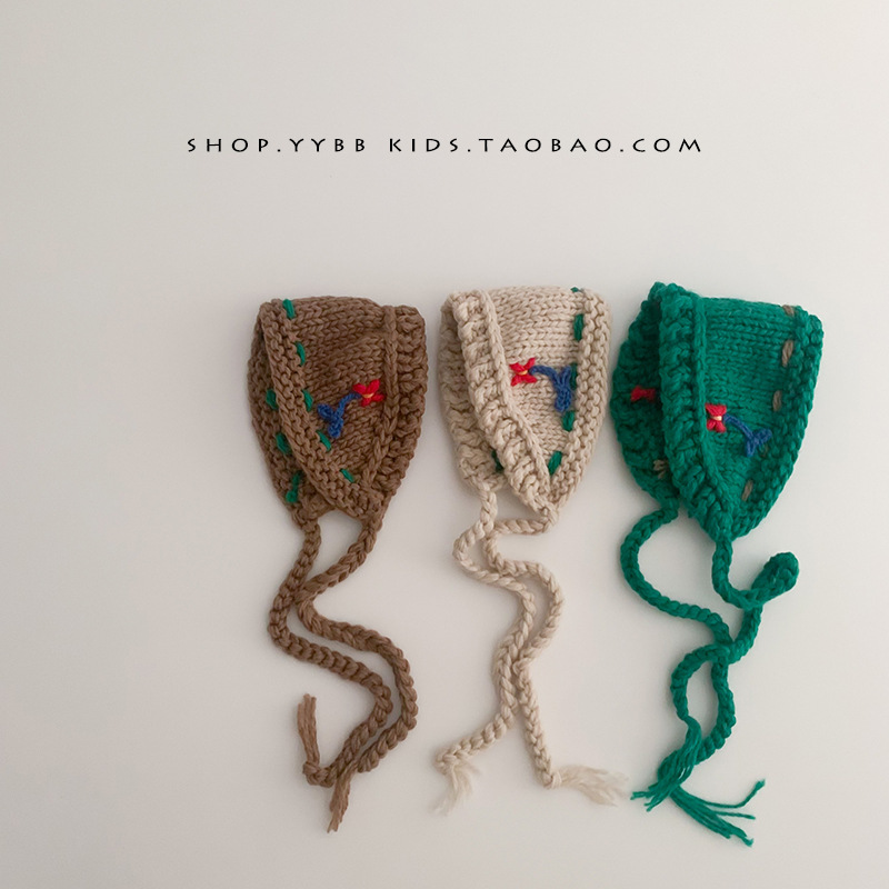 Korean-style children's hair tie for autumn and winter, handmade crocheted folk-style hairband for girls and babies, with an embossed design to protect the forehead.