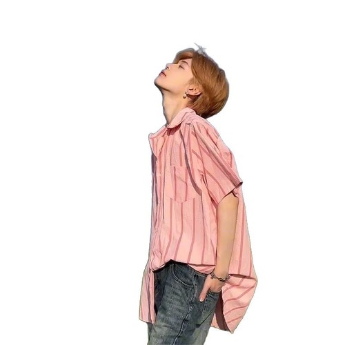 Summer Striped Pink Short-Sleeve Shirt for Men, Stylist's Outfit, Cool and Edgy Jacket, American Dopamine, High-End Shirt