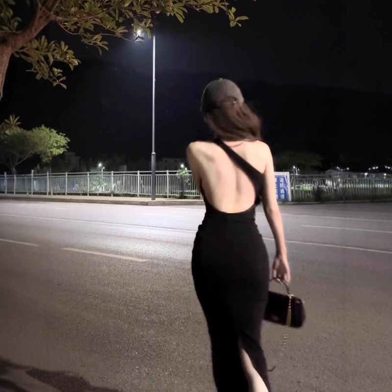 Backless Off-Shoulder Black Dress for Women in Summer, Royal Sister's Temperament, Figure-Flattering Slit, Hip-Hugging Skirt, Mid-Length Backless Off-Shoulder Black Dress for Women in Summer, Royal Sister's Temperament, Figure-Flattering Slit, Hip-Hugging Skirt, Mid-Length