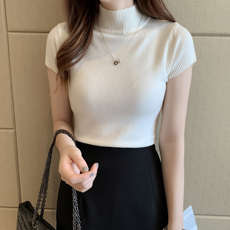 半高襟のニットのショートベストの女性の夏の外は袖なしのtシャツの上着の薄いタイプのインナーシャツを着ます。|undefined