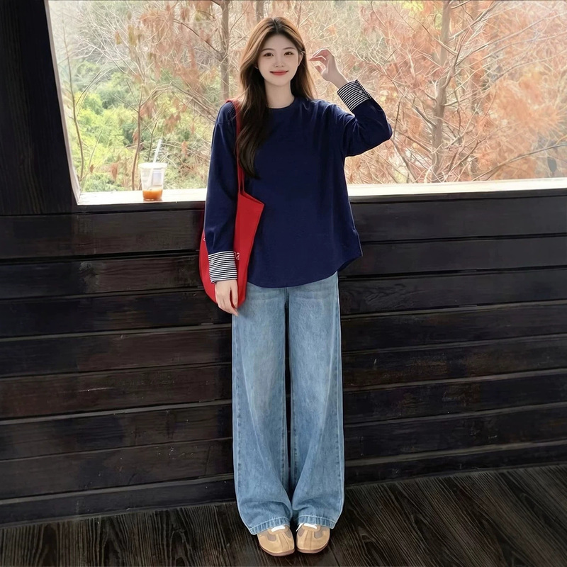 Maternity outfit set for spring and autumn, stylish and tummy-concealing, navy blue sweatshirt, loose fit, plus size, suitable for mid to late pregnancy, paired with jeans Maternity outfit set for spring and autumn, stylish and tummy-concealing, navy blue sweatshirt, loose fit, plus size, suitable for mid to late pregnancy, paired with jeans