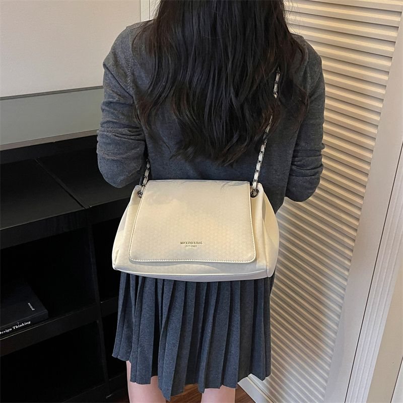 Elegant and simple chain bag for women, 2026 new model, casual shoulder bag, versatile crossbody bag for daily commuting
