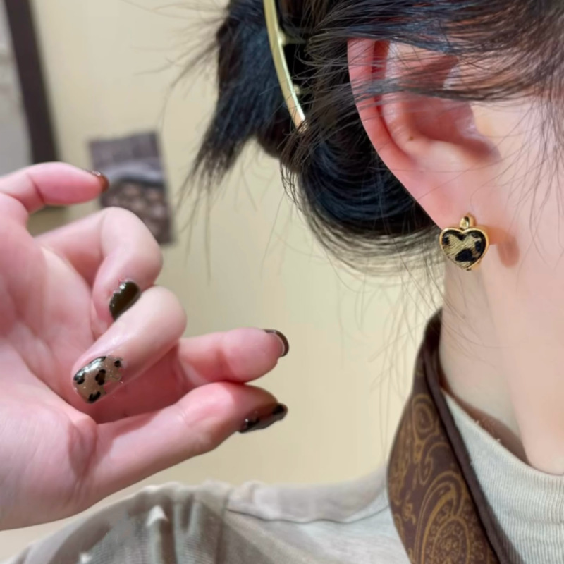 豹纹爱心毛绒耳扣女铜镀真金设计感小巧高级感精致百搭耳环耳饰|undefined