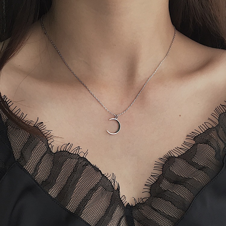 2021 New Niche Design Moon Necklace Women's Trendy Collarbone Chain Short Internet Celebrity Simple Elegant Cold Style Korean Style