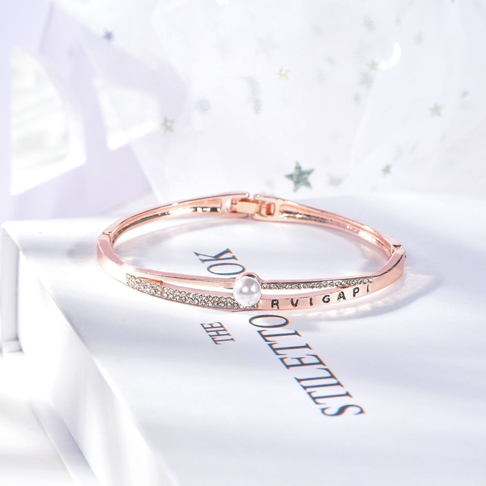 Pearl letter bracelet with diamond version of jewelry bracelet hand decoration simple women's bracelet  live broadcast supply_voghion.com