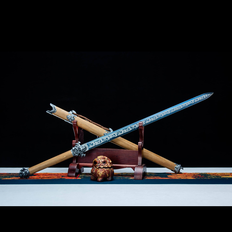 龙泉市刀剑高锰钢八面汉剑镇宅宝剑一体长剑防身冷兵器摆件未开刃