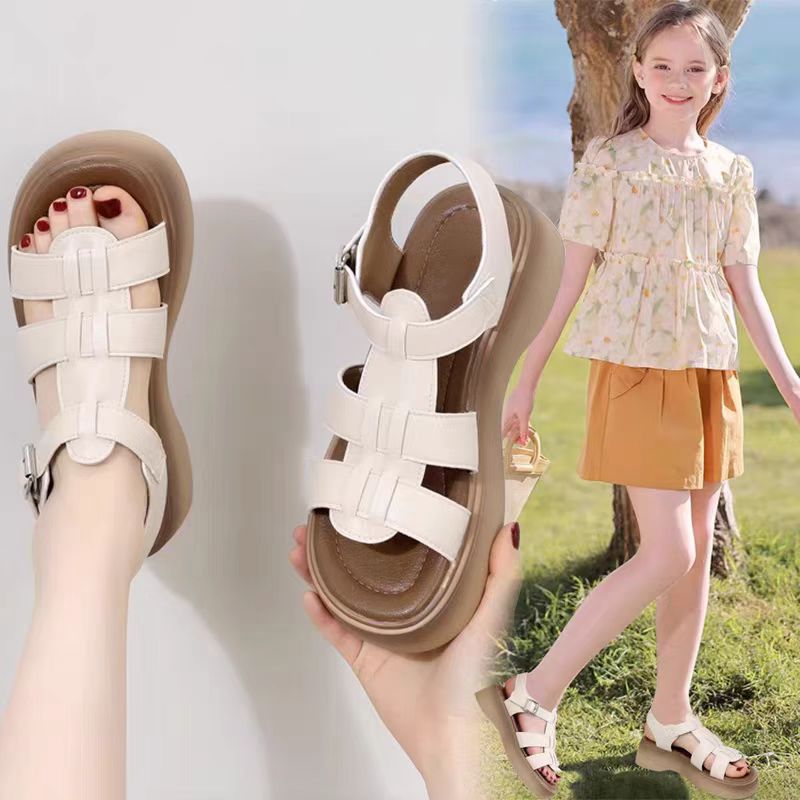 Sandalias para niñas nuevo estilo 2025 verano zapatos de playa abiertos de suela blanda para niños zapatos de princesa para niñas sandalias romanas casuales image 1