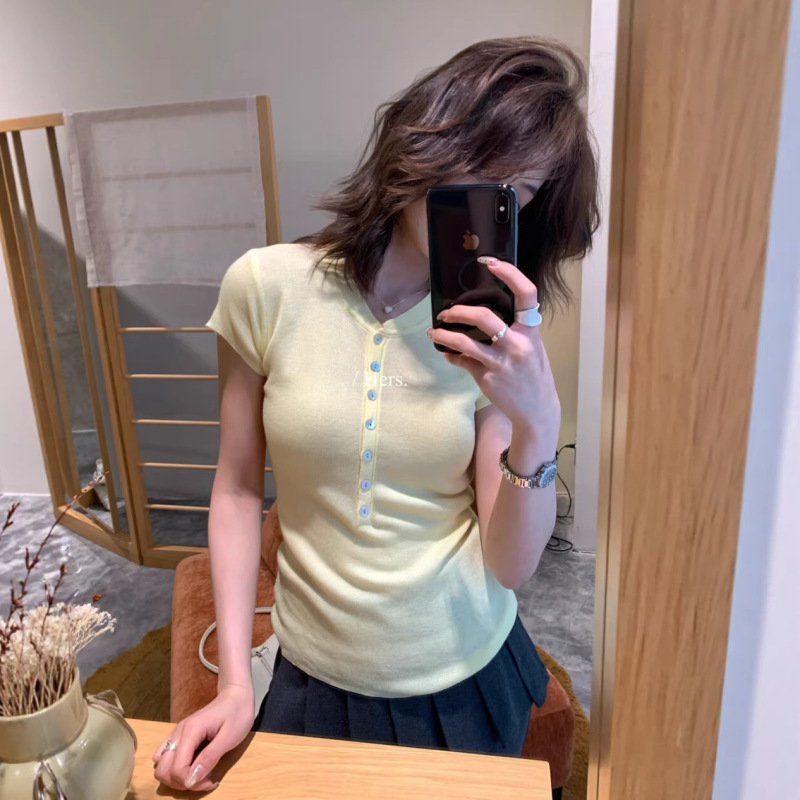 Hers One Spoon of Sweetness American Retro Henley Collar Slim-Fit Short-Sleeve Knitted T-Shirt for Women Spring/Summer Top
