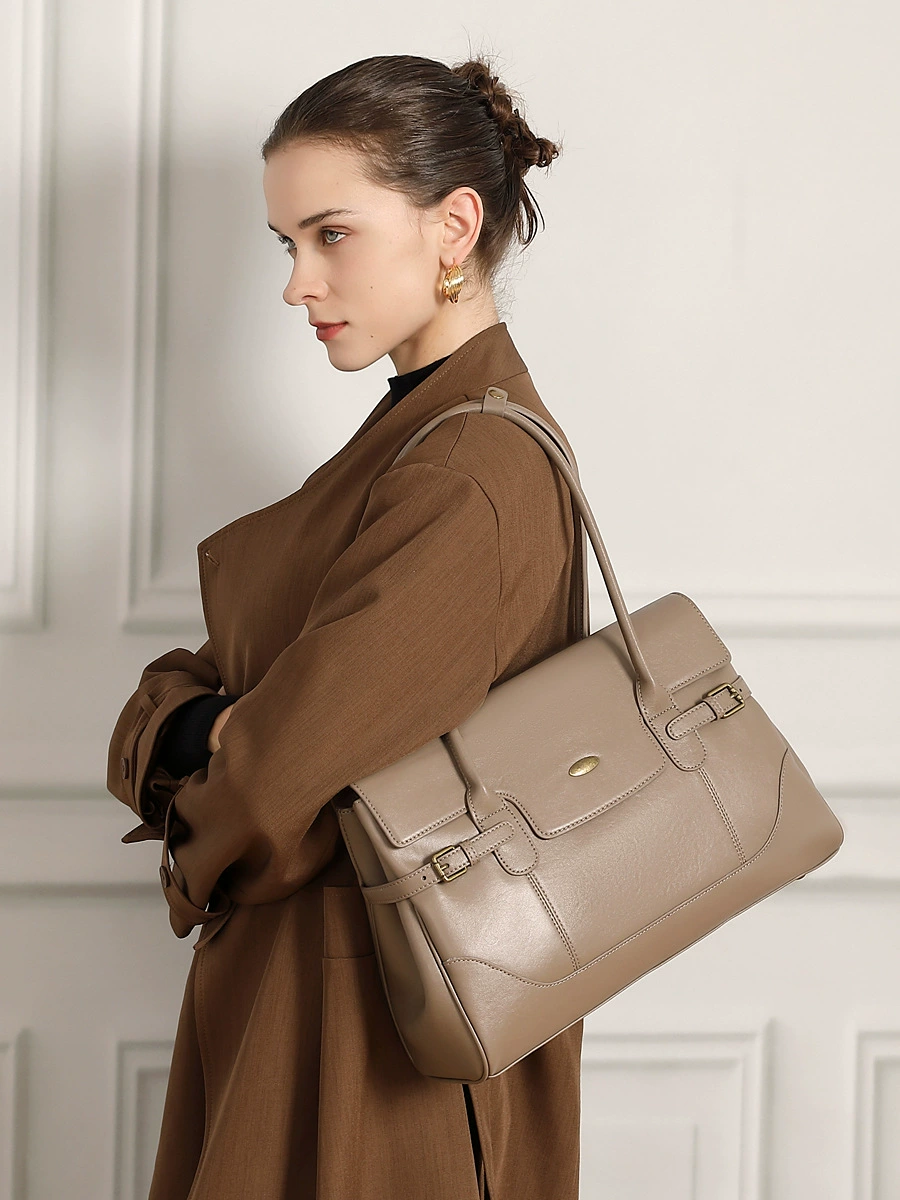 Leather capacious retro one-shoulder bag, cowhide, genuine leather