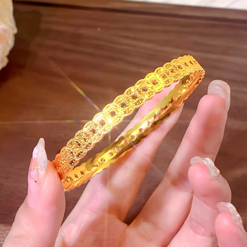Brass Gold-Plated Cnc Crushed Ice Coin Bracelet for Women, Light Luxury, Simple, Wealth-Attracting Five Emperors Coin Gold Bracelet That Won'T Fade Easily Brass Gold-Plated Cnc Crushed Ice Coin Bracelet for Women, Light Luxury, Simple, Wealth-Attracting Five Emperors Coin Gold Bracelet That Won'T Fade Easily