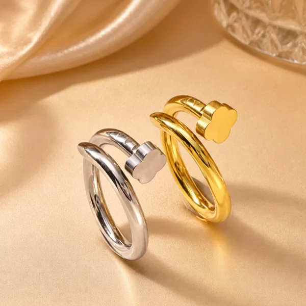 New cross-border four-leaf clover stud ring, simple and elegant, gold-colored open ring, versatile for commuting, women's finger ring accessory