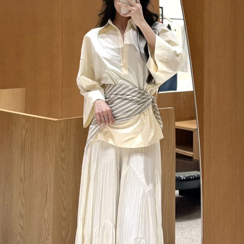 In-Stock Ed Series Loose-Fitting Collared Shirt for Women, Summer Design with a Slimming and Relaxed Style, Three-Quarter Sleeve Top with a Scarf