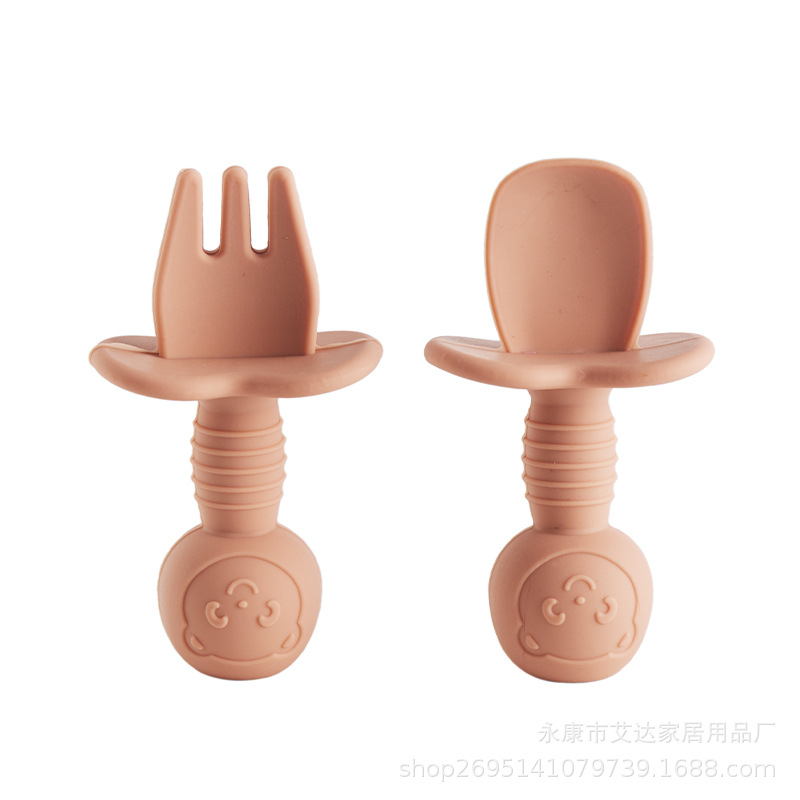 Cuchara de tenedor de dibujos animados rojo ladrillo